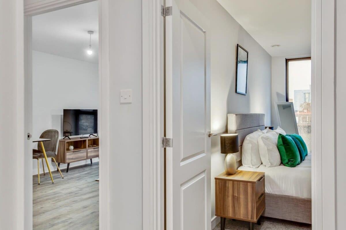 Stylish And Bright 1 Bedroom Flat In Apartment Birmingham