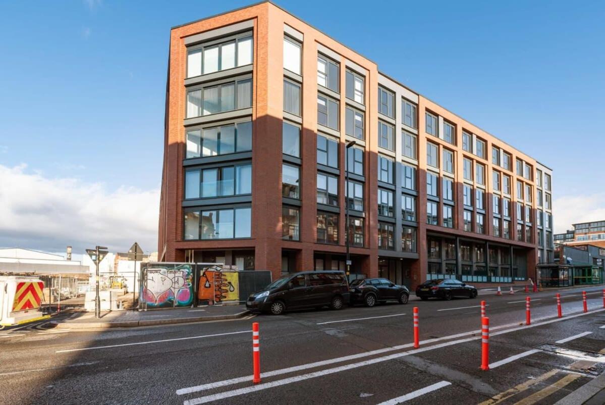 Stylish And Bright 1 Bedroom Flat In Apartment